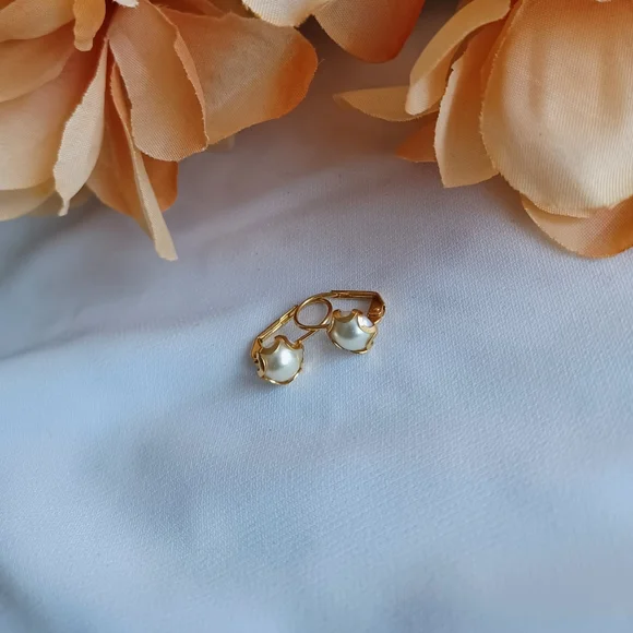 Elegant Gold and Pearl Stud Earrings - Picture 11 of 16